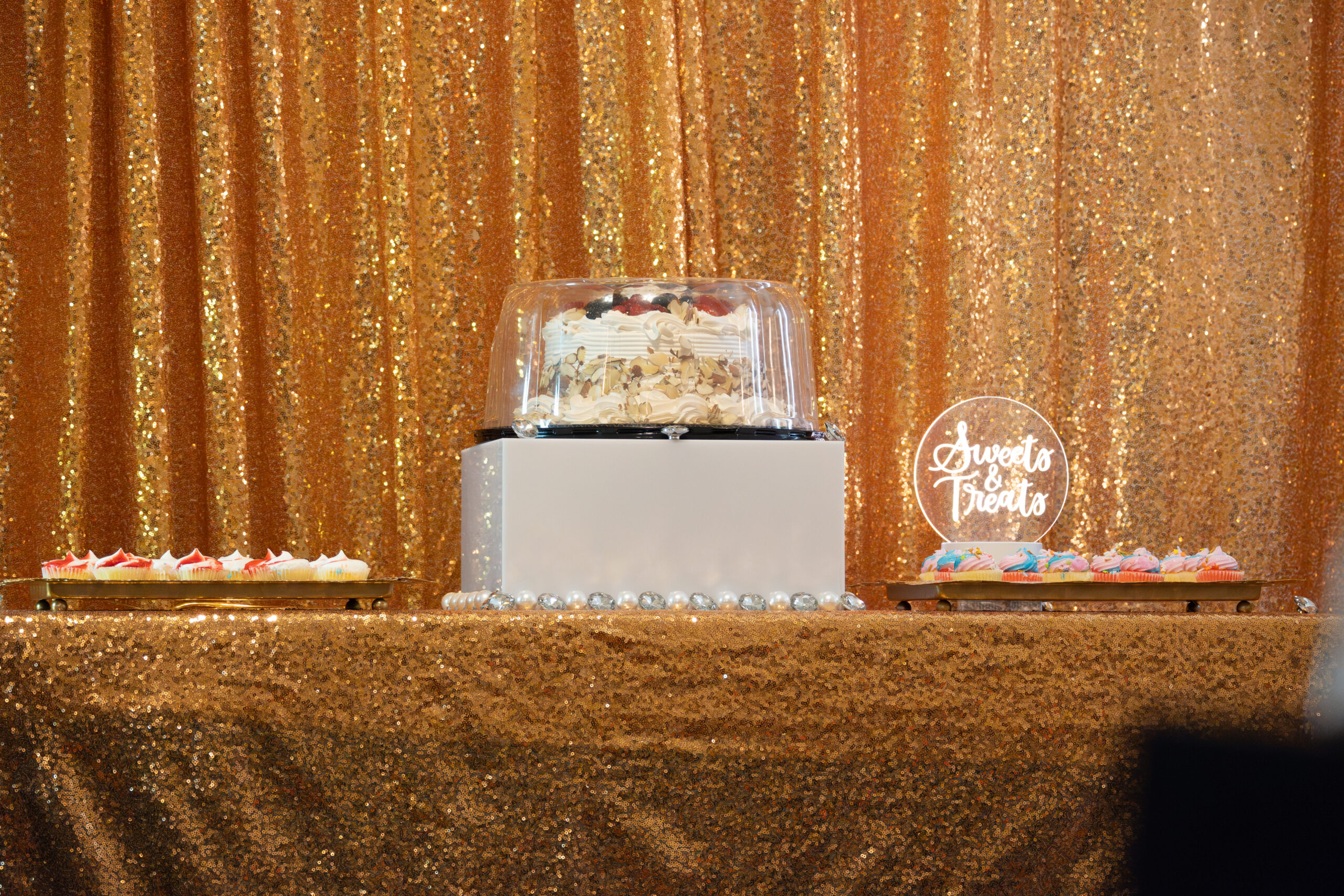 Services dsc 1758